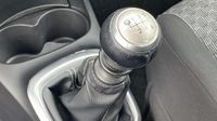 Toyota Yaris 100 VVT-i Dynamic 5p — photo 14
