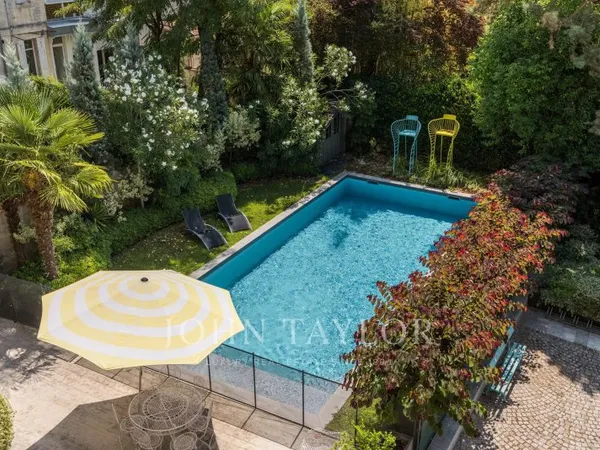 Hôtel Particulier - 4 chambres - Climatisation - Jardin - Piscine - Meublé - Quartier Saint Seurin