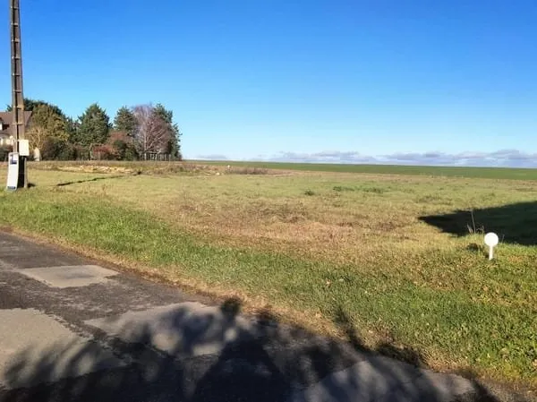 Terrain viabilisé 804m2, 3mns centre Neuville