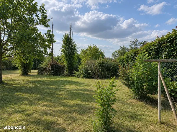 Terrain à bâtir de 665 m² à L'ARBRESLE (69)