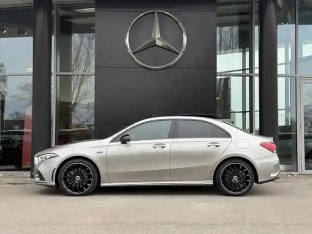 Mercedes Classe A 250 e berline amg line — photo 10