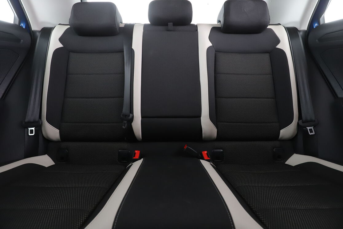 Volkswagen T-Roc 1.5 TSI EVO Carat DSG7 — photo 14