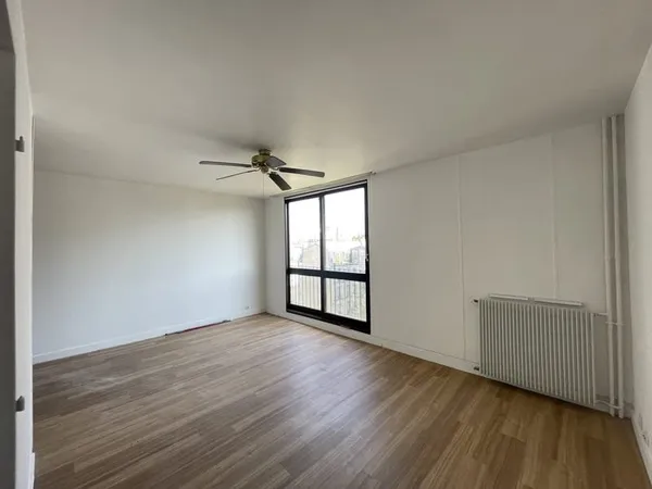 Studio - 32 m2 - Avec cave et emplacement de parking