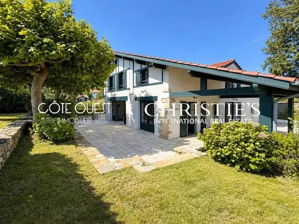 À vendre Bidart - Ferme entièrement rénovée avec piscine