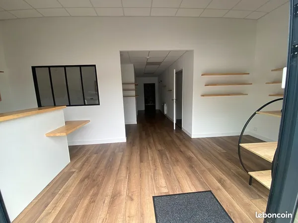 Local commercial 76 m² PLOMELIN
