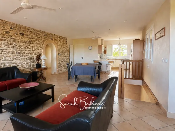 Maison 8 pièces 216 m²