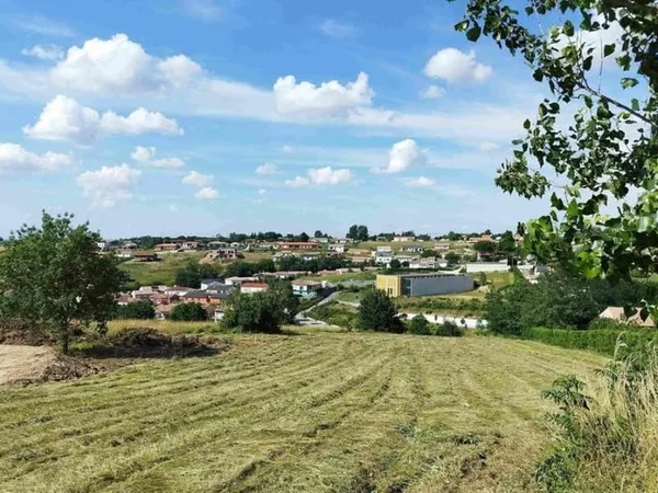 Terrain 588 m²