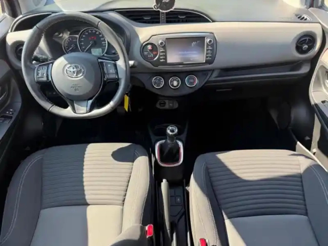 Toyota Yaris 1.5 dual-vvt-ie 110 france — photo 11