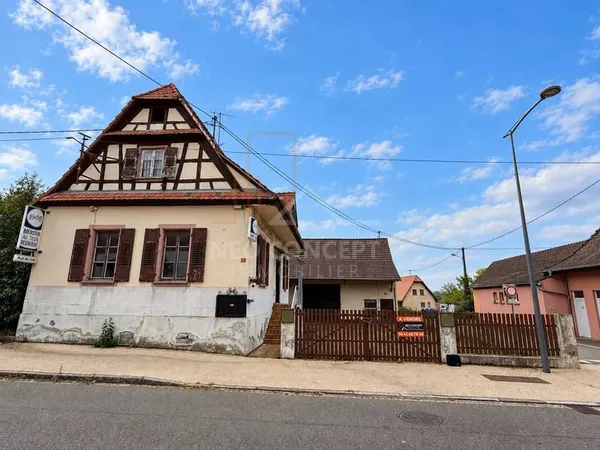 ROTT - Ancien restaurant à réhabiliter avec dépendances et jardin