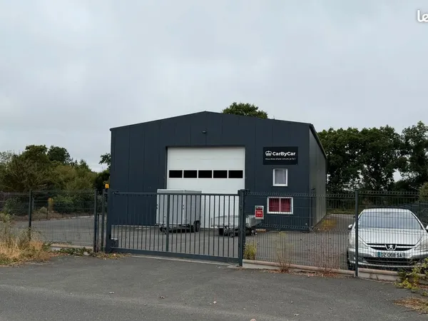 Entrepôt 275 m² PLOUIGNEAU