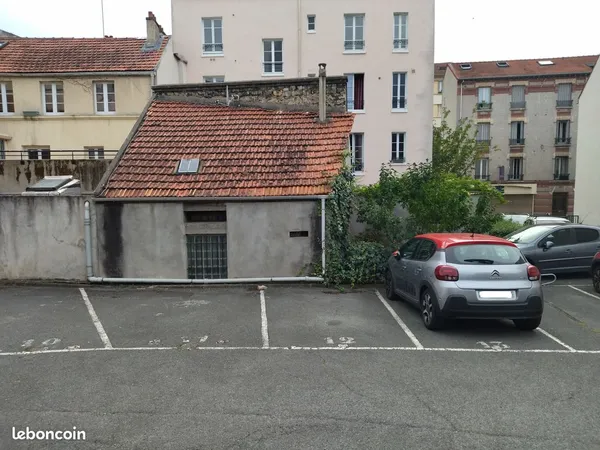 Location place de parking privative — Rueil-Malmaison Centre-ville