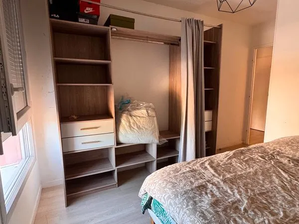 Chambre meublée