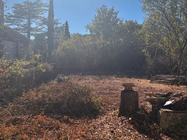 Terrain constructible 950 m² à Castres - secteur Petit Travet
