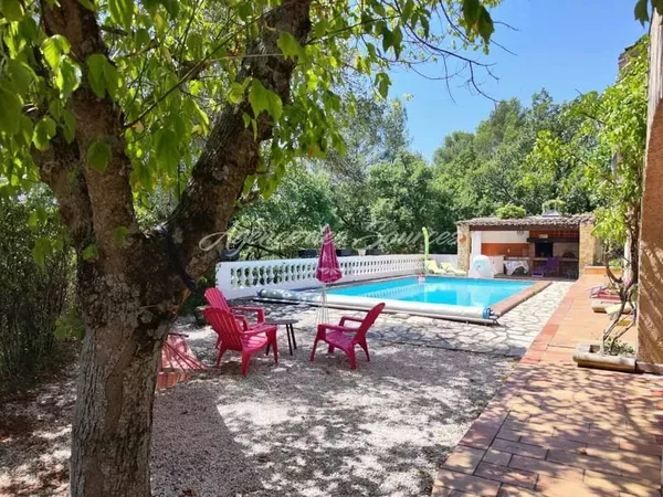 Villa 5 pièces 204 m²