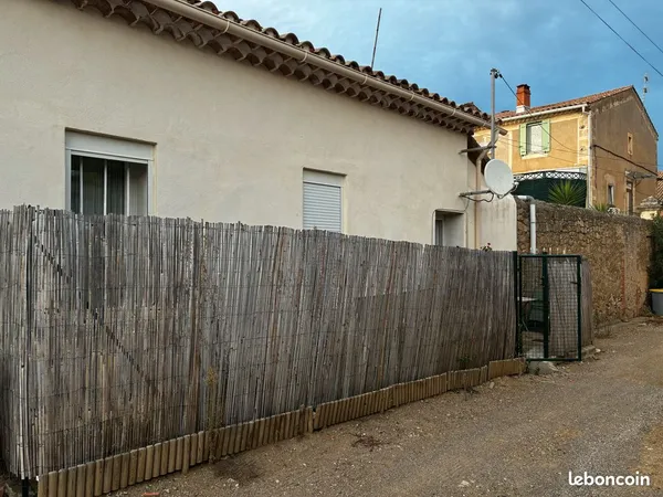 Maison de plain-pied rénovée et équipée, 25 m² avec extérieur de 12 m²