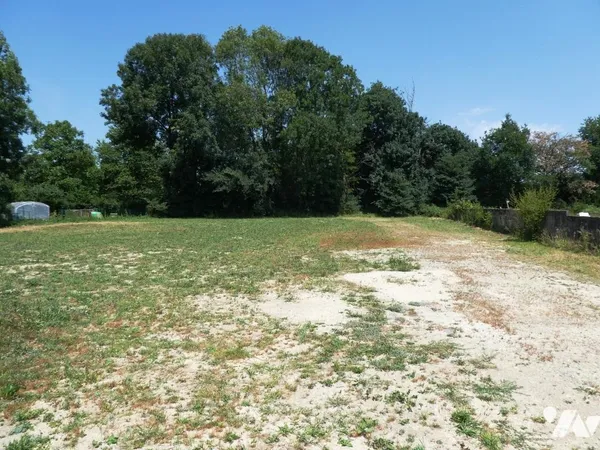 Terrain 1933 m²