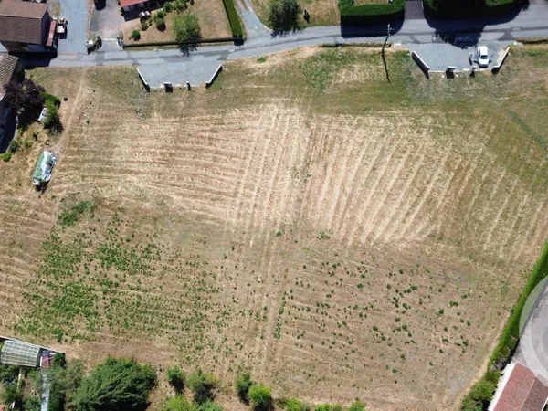 Terrain 1593 m²