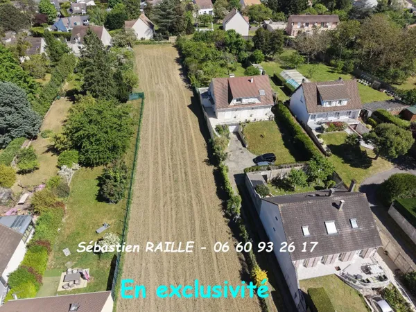Terrain 750 m²