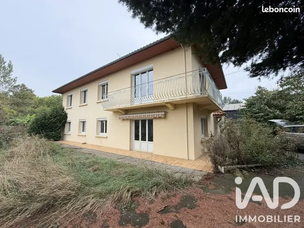 Propriété 4 pièces 180 m²