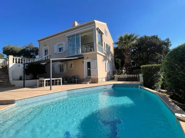Maison 5 pièces 140 m²