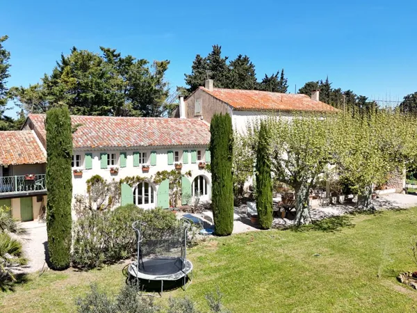 LUBERON campagne de Cavaillon, Mas