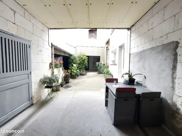 Maison de ville a vendre sur la commune de brain sur allonnes