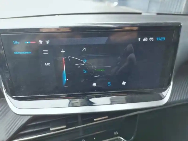 Peugeot 208 puretech 75 s&amp;s bvm5 — photo 40