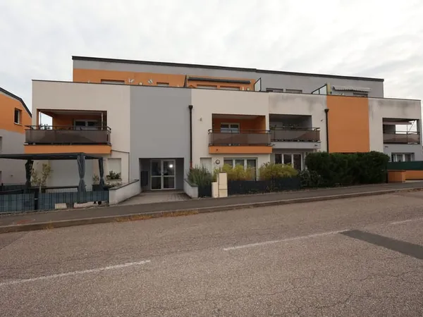 ENNERY DERNIER ETAGE T2 de 51,27 m2 AVEC TERRASSE GARAGE ET
