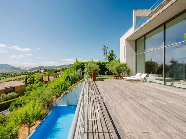 Maison 6 pièces 1450 m²