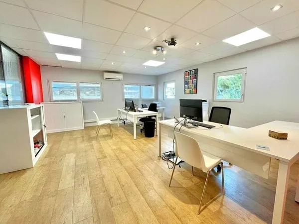 Bureaux 100 m²
