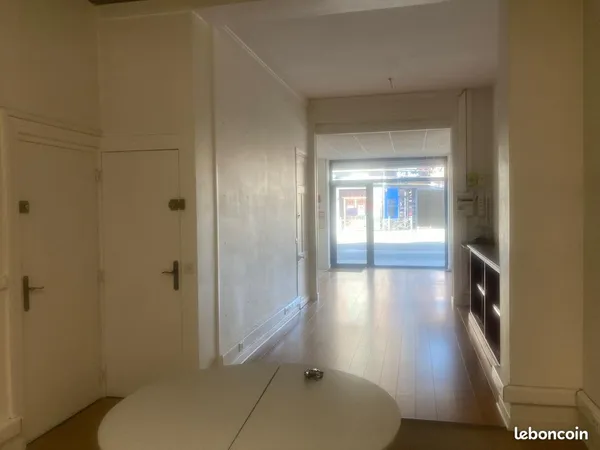 Loue local commercial - Avenue de Dunkerque - Lambersart 1100 HT HC par mois