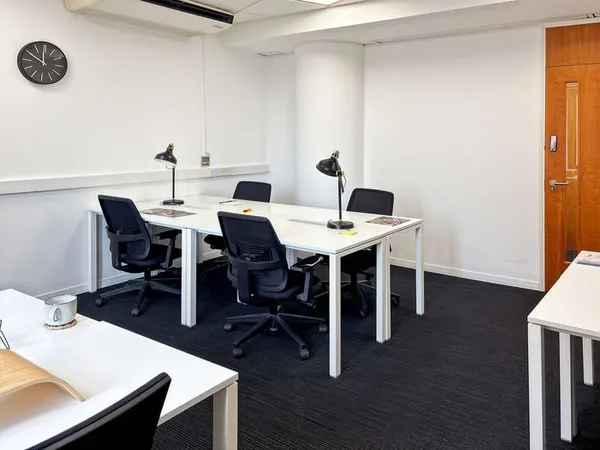Bureau 100 m²