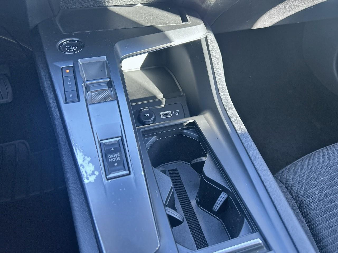 Peugeot 308 phev 180ch active pack e-eat8 — photo 16