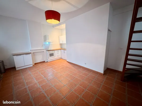 Maison rénovée - 2 chambres - Place de la Barre