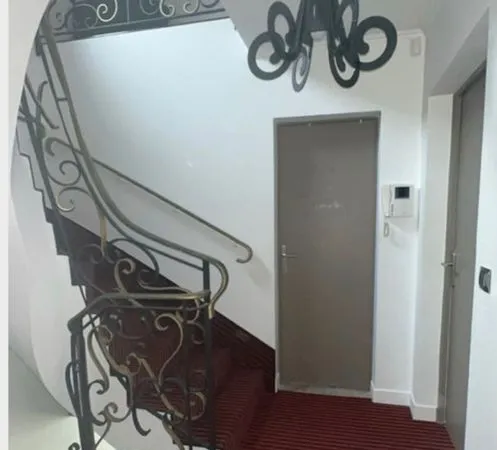 Loue chambre neuve FEMME colocation propre et calme pour étudiante ou jeune active