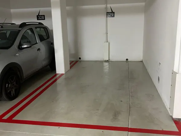 Parking sécurisé - Saussure / Batignolles PARIS 17