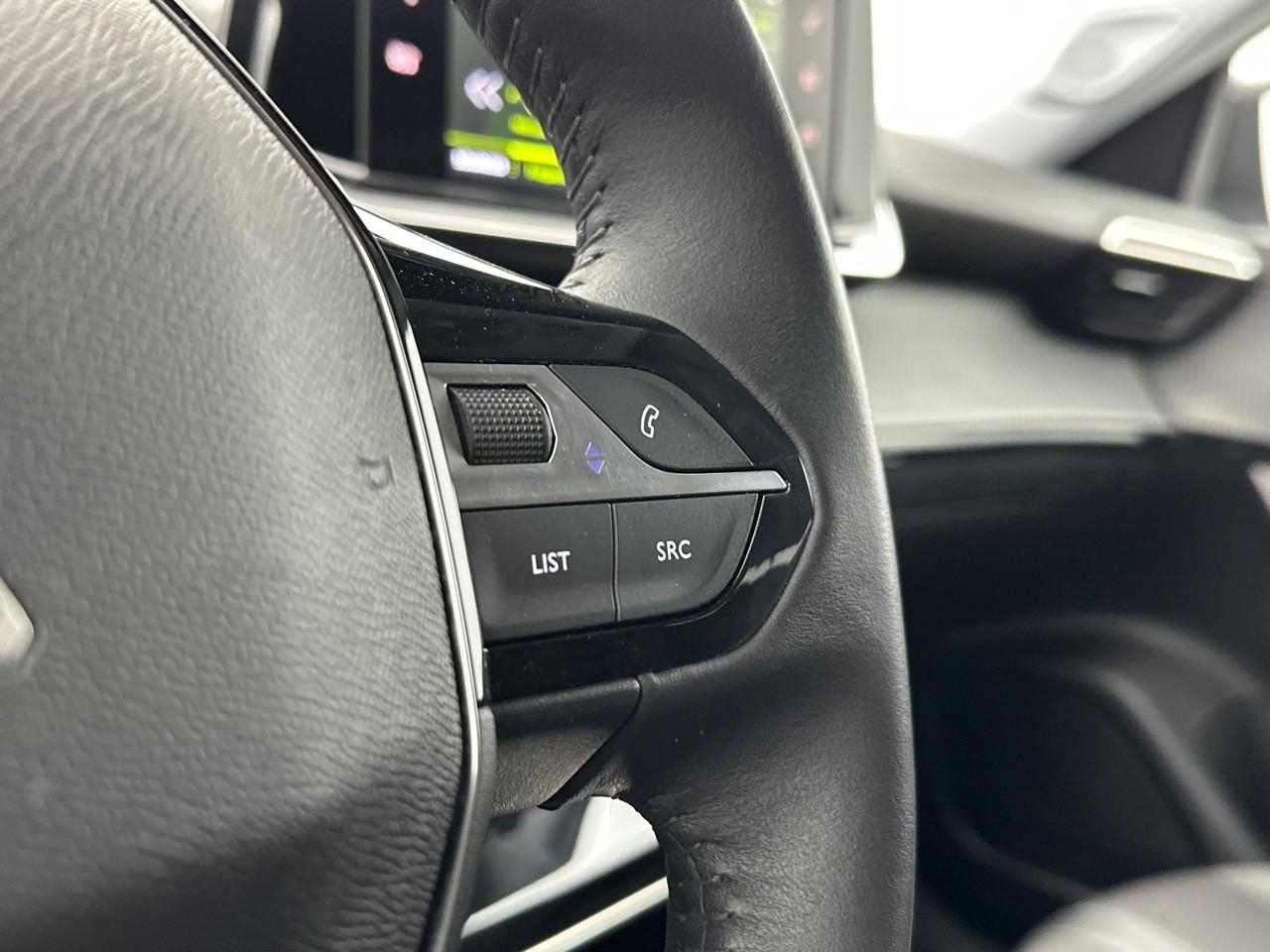 Peugeot 2008 puretech 130 s&s eat8 allure pack — photo 18