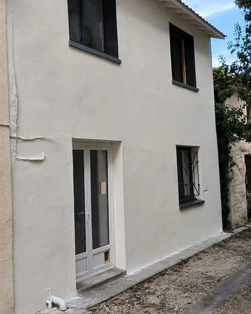 Maison 72.7m² - 3 chambres - Lesparre-Médoc - locataires en place 135 000 - Vente directe propriétai