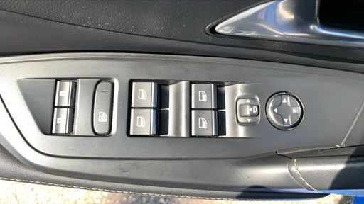 Peugeot 308 1.2 PureTech 130 EAT8 - GT – 2022 – 80476 km – Essence – Boîte Automatique — photo 32