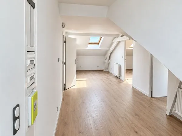 F3 rénové à neuf en plein centre-ville de Creil