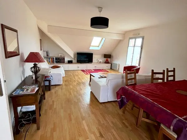 Chessy bourg - appartement 4 pièces de 95 m² avec 2 parkings et cave
