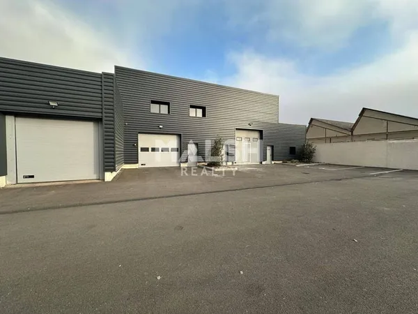 Local d'activité 436 m²
