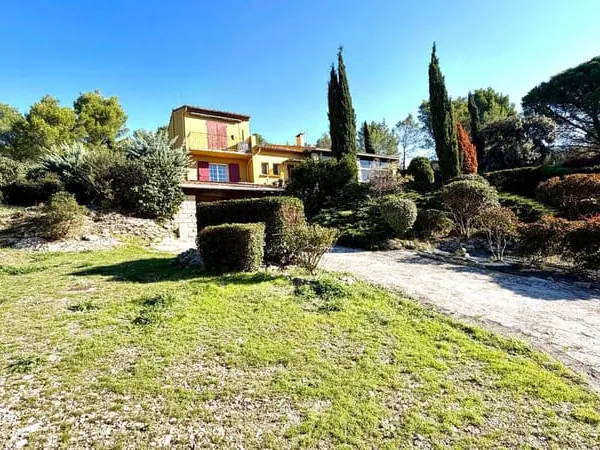 Maison 9 pièces 183 m²