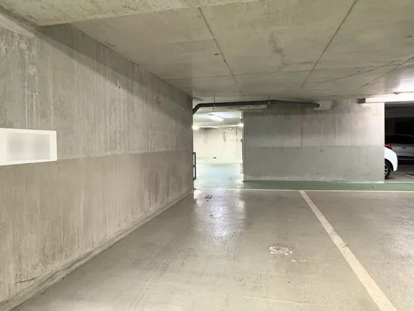 À LOUER - PLACE DE PARKING en SOUS-SOL SÉCURISÉ - ERMONT CENTRE-VILLE