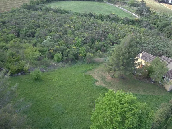 Village à 5km de Limoux - Villa construite en 2001 sur terrain arboré de 1580m2 - Environnement natu