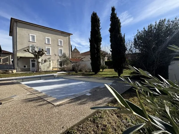 Demeure de caractère T7 rénovée avec piscine