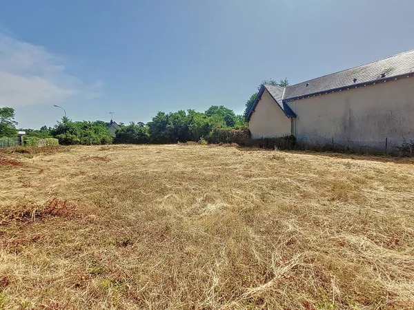 Un écrin de nature à Saint-Avertin : superbe terrain à bâtir à saisir