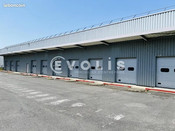 Local industriel 3 541 m²
