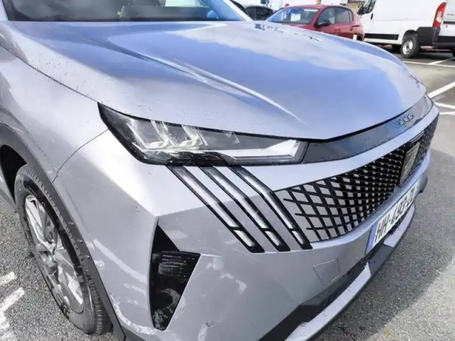 Peugeot 3008 hybrid 145 e-dcs6 — photo 16
