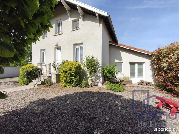 Villa 8 pièces 166 m²